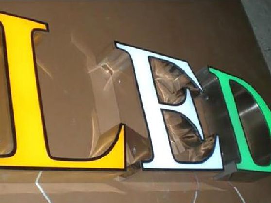 舟山介绍LED招牌的基础知识。